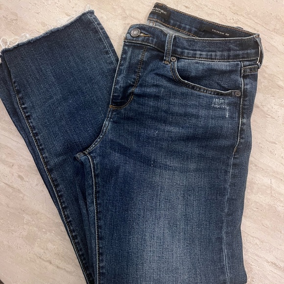 Banana Republic Raw Hem Premium Denim Girlfriend Jeans Size 30P - Picture 9 of 10